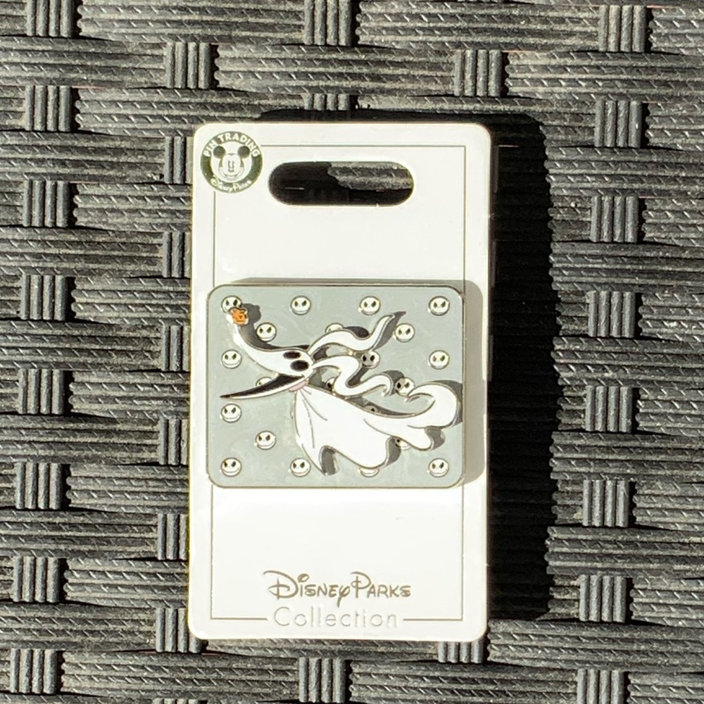 Authentic!✨ Disney Parks Zero Pin